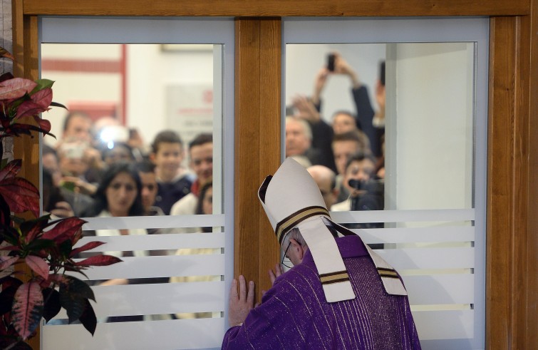 Roma, 18 dicembre: Papa Francesco apre la Porta Santa della Carità