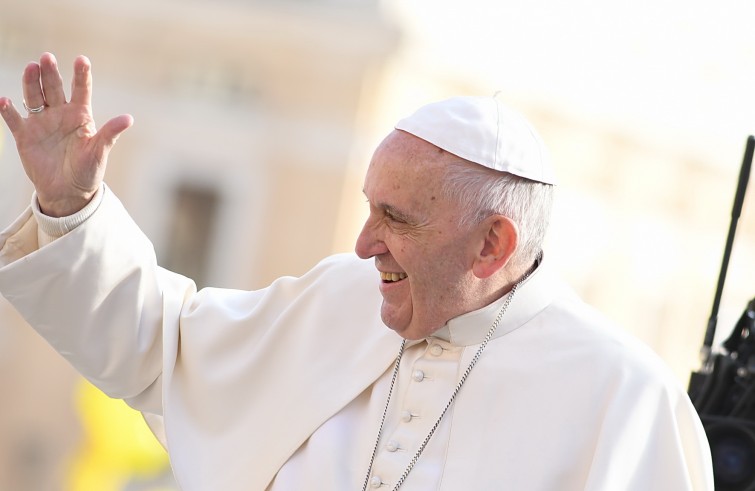 Il 2017 di Papa Francesco: dalla “F” di Fatima alla “P” dei poveri - Servizio Informazione Religiosa