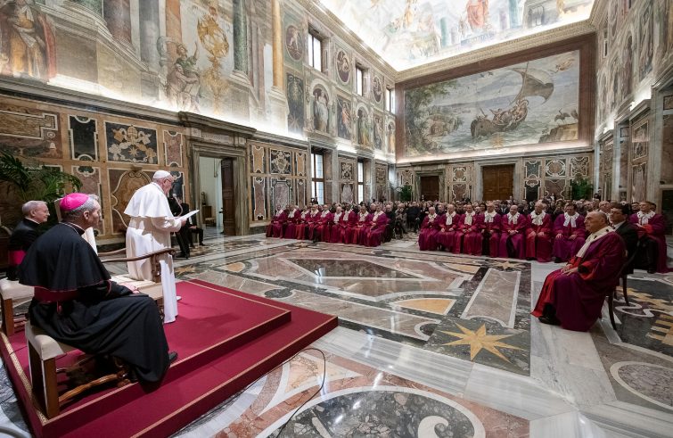 Papa Francesco A Rota Romana Sposi Che Vivono In Unita E Fedelta Sono Predica Silenziosa Per Tutti E Riflettono Immagine Di Dio Agensir