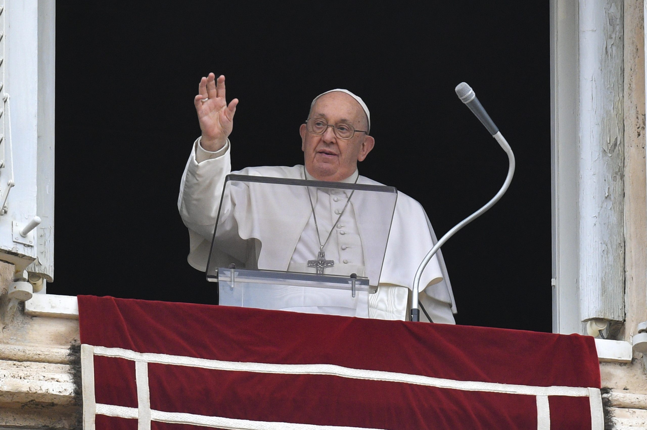 Papa Francesco: Angelus, “festeggiare il battesimo, è un nuovo compleanno”  - AgenSIR