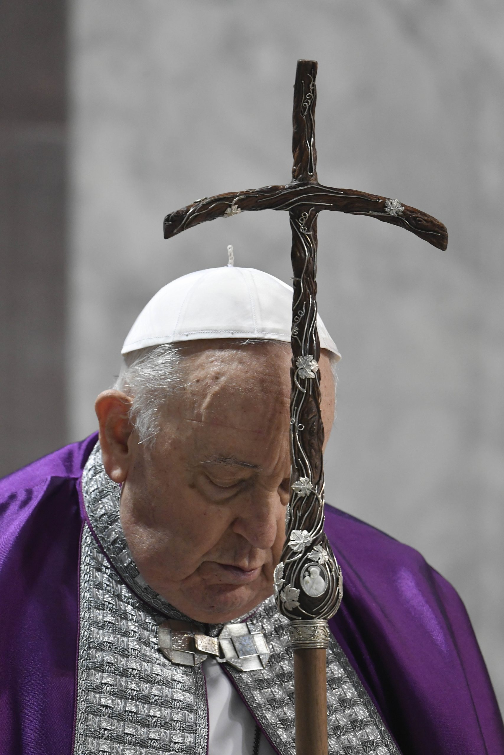 Papa Francesco: messa delle Ceneri, “la vita non è una recita, scendere dal  palcoscenico della finzione” - AgenSIR