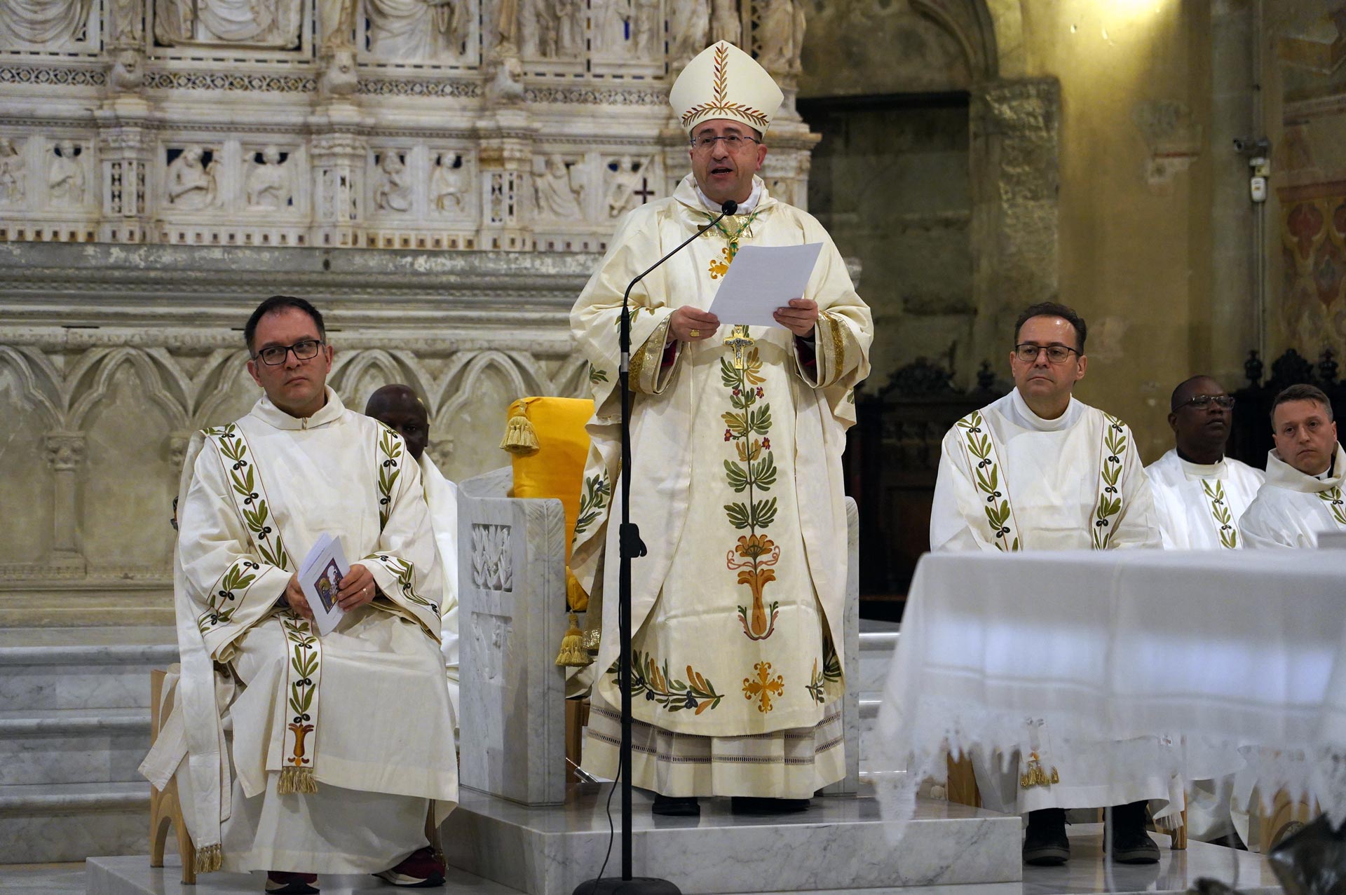 Diocesi mons. Migliavacca Arezzo Ges nella sua missione ha